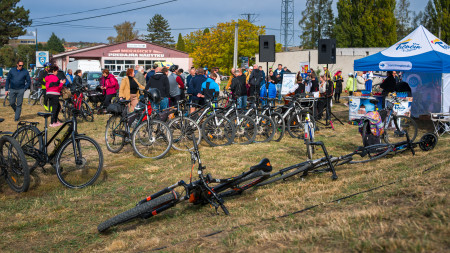 FOTO: Otvorili cyklotrasu Partizánske – Chalmová, miestnou časťou Bystričian v okrese Prievidza. Cyklistom pribudlo vyše 10 kilometrov 6