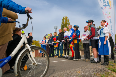 FOTO: Otvorili cyklotrasu Partizánske – Chalmová, miestnou časťou Bystričian v okrese Prievidza. Cyklistom pribudlo vyše 10 kilometrov 14