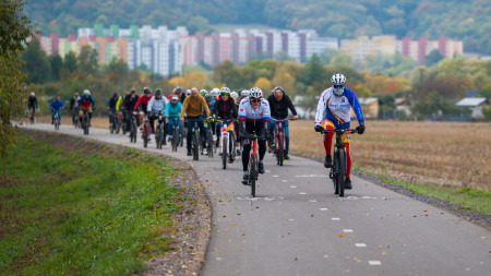 FOTO: Otvorili cyklotrasu Partizánske – Chalmová, miestnou časťou Bystričian v okrese Prievidza. Cyklistom pribudlo vyše 10 kilometrov 17