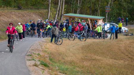 FOTO: Otvorili cyklotrasu Partizánske – Chalmová, miestnou časťou Bystričian v okrese Prievidza. Cyklistom pribudlo vyše 10 kilometrov 29