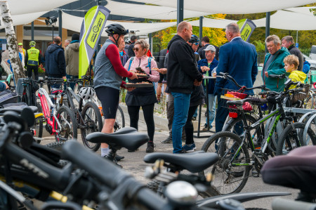 FOTO: Otvorili cyklotrasu Partizánske – Chalmová, miestnou časťou Bystričian v okrese Prievidza. Cyklistom pribudlo vyše 10 kilometrov 35