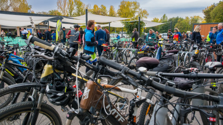 FOTO: Otvorili cyklotrasu Partizánske – Chalmová, miestnou časťou Bystričian v okrese Prievidza. Cyklistom pribudlo vyše 10 kilometrov 36