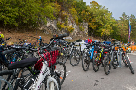 FOTO: Otvorili cyklotrasu Partizánske – Chalmová, miestnou časťou Bystričian v okrese Prievidza. Cyklistom pribudlo vyše 10 kilometrov 38